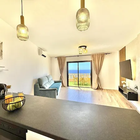 Paulmarie Paradise Ocean View Apartmán *